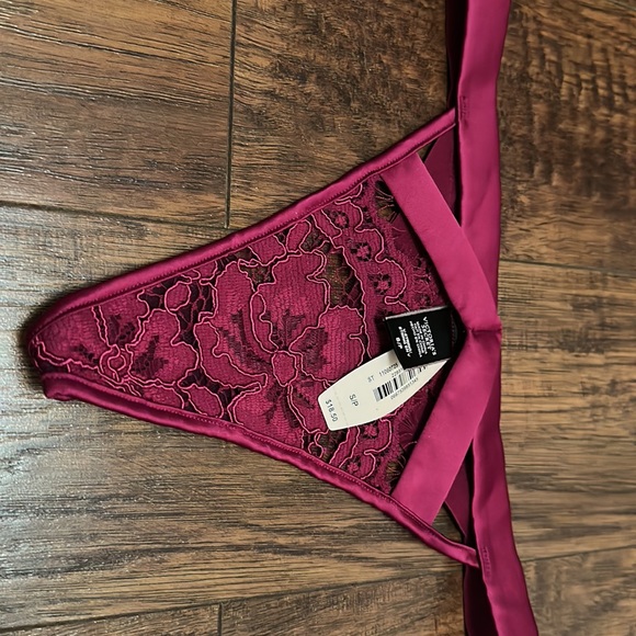 NWT- Victoria’s Secret V-String in Small. Ruby Red/Burgundy - Picture 6 of 7